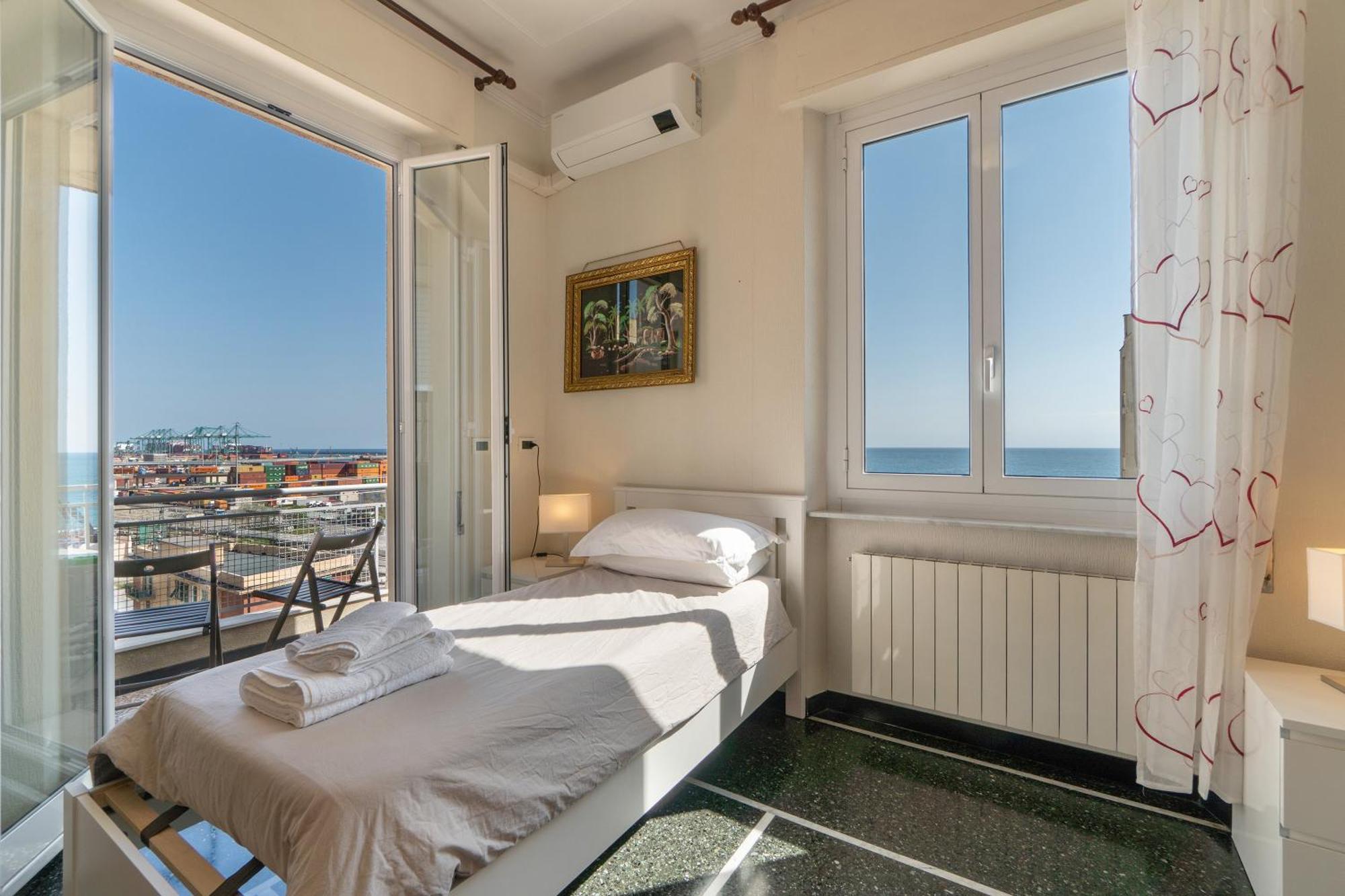 Casa Fronte Mare Apartment *